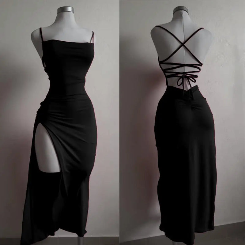 Vestido explosivo para o verão de 2025, de alta sensibilidade, com alças halter, bolsa estilo Spice Girl e modelagem que valoriza os quadris.