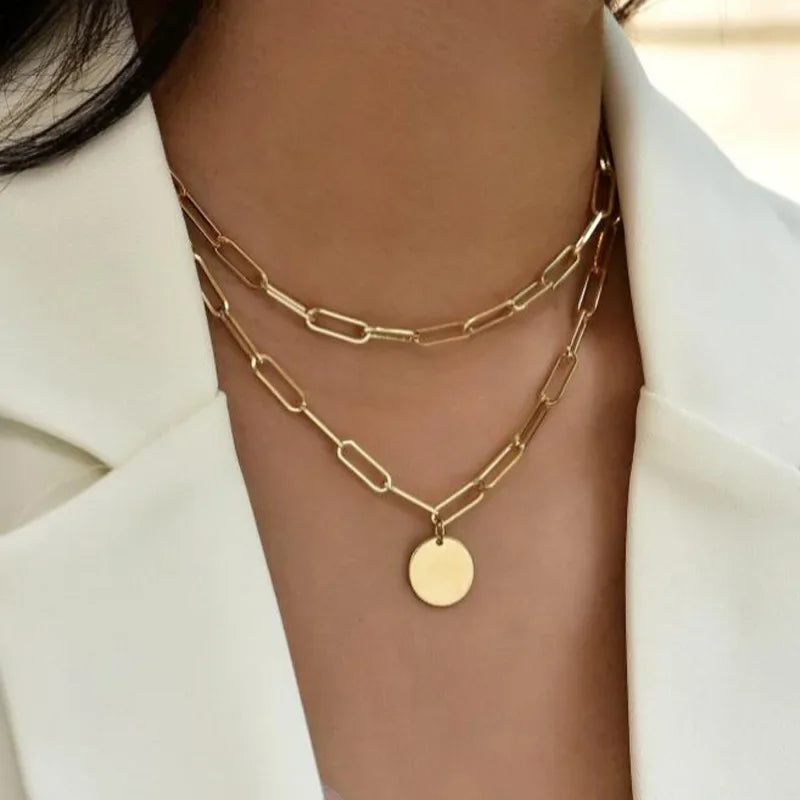 Colar Feminino em Prata 925 – 3 Camadas com Corrente Snake e Pingentes Redondos | Joia Elegante para Festa e Casamento