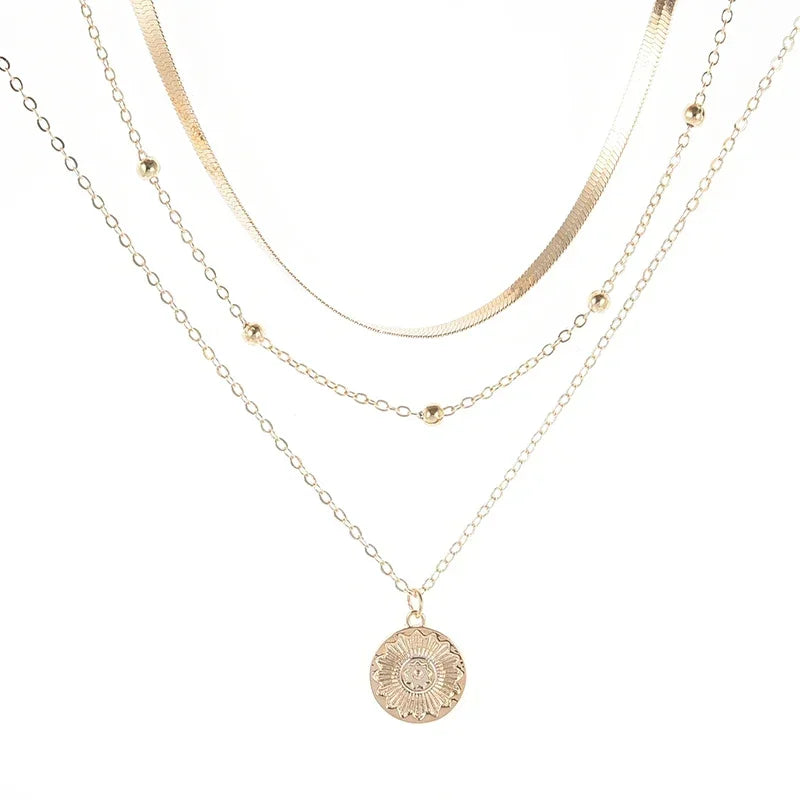 Colar Feminino em Prata 925 – 3 Camadas com Corrente Snake e Pingentes Redondos | Joia Elegante para Festa e Casamento